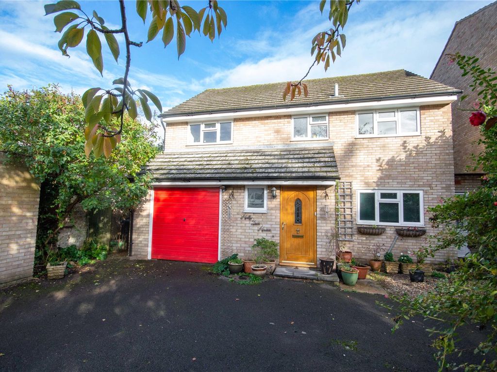 4 bed detached house for sale in Wilton Close, Stortford