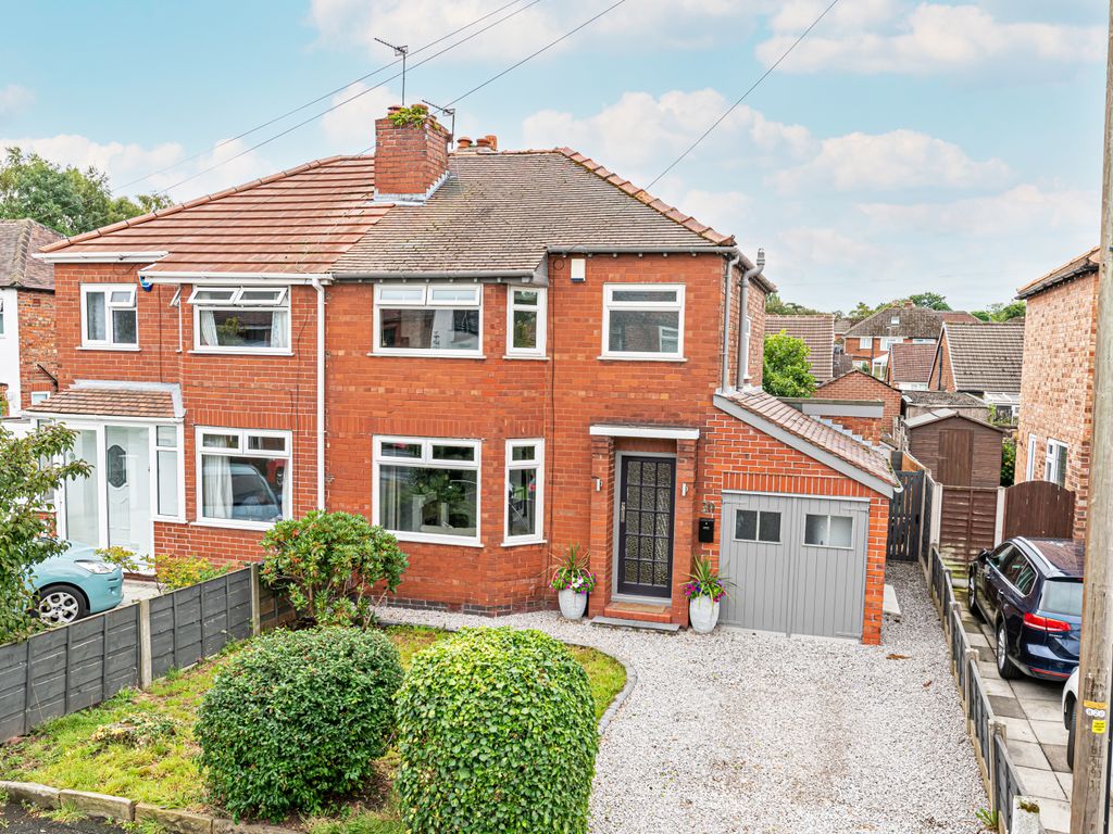 3 bed semidetached house for sale in Beech Avenue, Thelwall