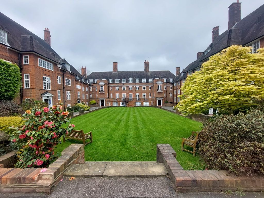 4 bed flat to rent in Hampstead Way, Temple Fortune NW11 Zoopla