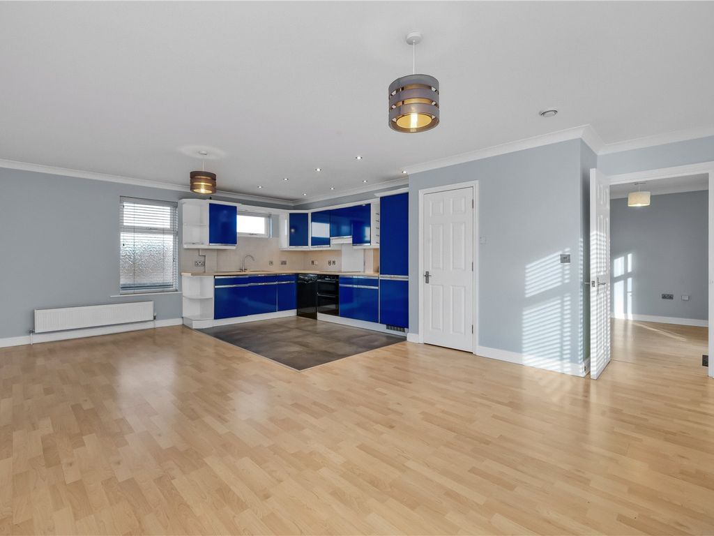 2 bed flat to rent in Kingston Hill, Kingston Upon Thames, Surrey KT2