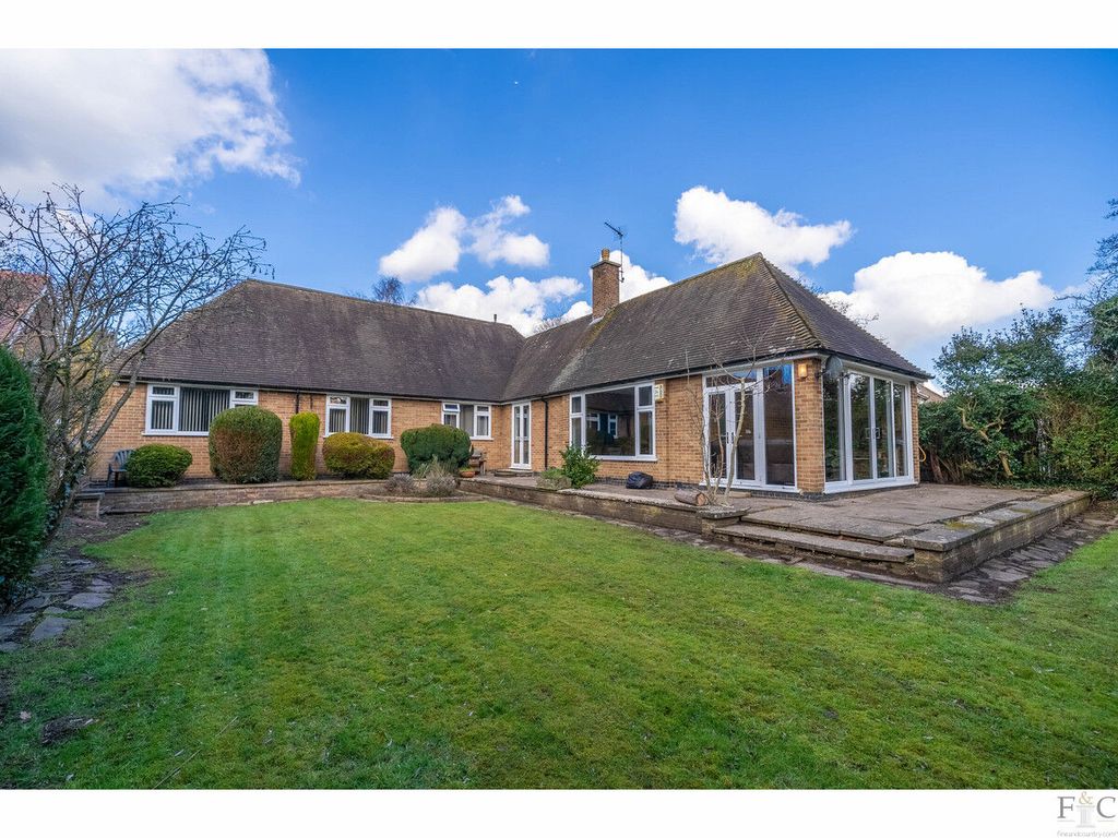 3 bed detached bungalow for sale in Morland Avenue, Leicester LE2 Zoopla