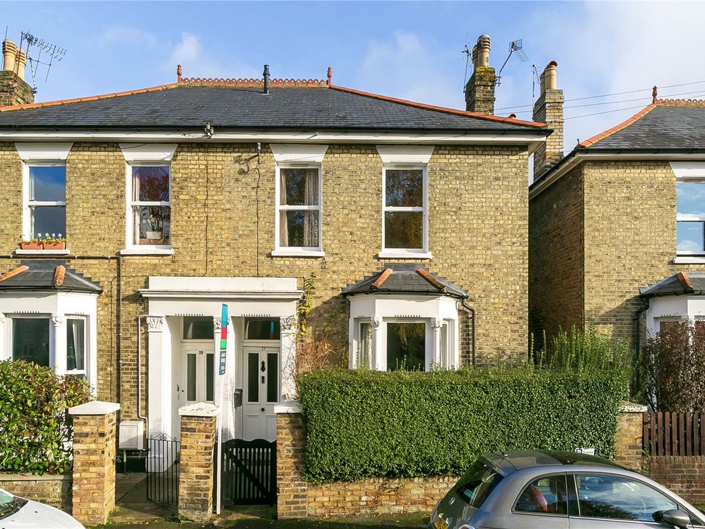 3 bed semidetached house for sale in Adelaide Road, Richmond TW9, £