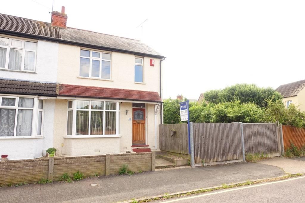 3 Bed Terraced House To Rent In Leon Avenue Bletchley Milton Keynes