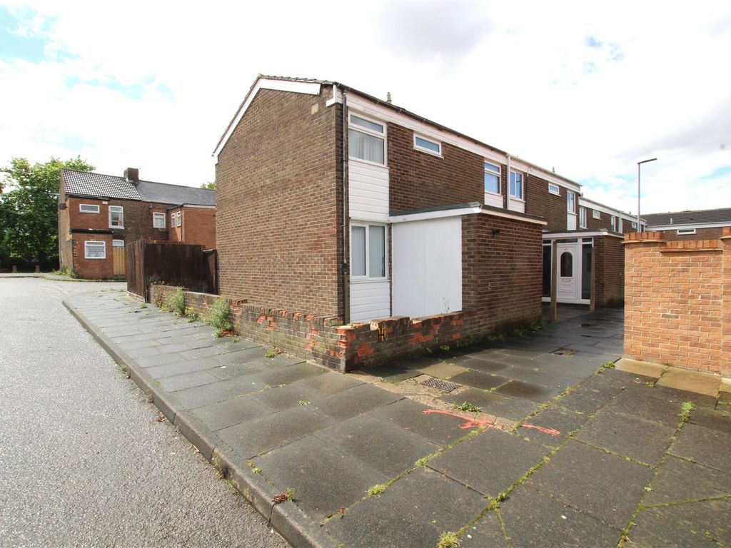 2 bed end terrace house for sale in Spring Close, Thornaby, StocktonOn