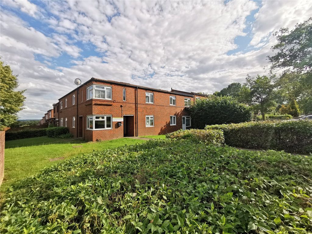 2 bed flat for sale in Springfield Boulevard, Springfield, Milton