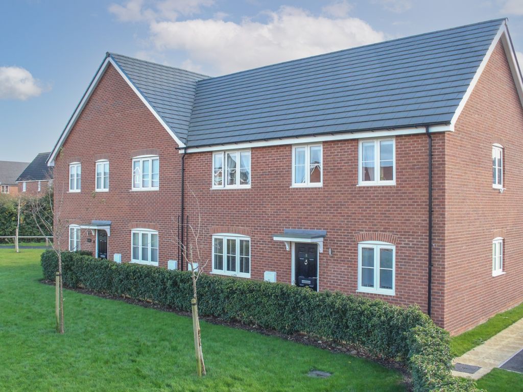 2 bed for sale in Valerian Way, Leighton Buzzard LU7, £