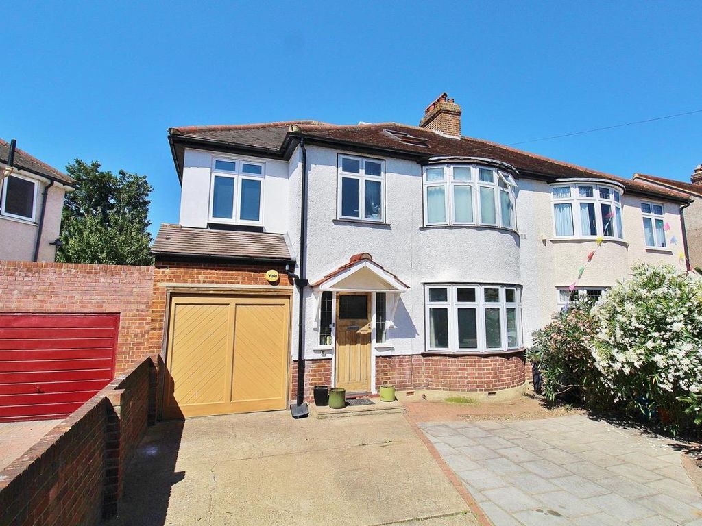 5 bed semidetached house for sale in Chestnut Grove, Isleworth TW7