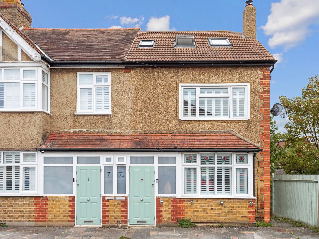 3 bed end terrace house for sale in Carlton Crescent, Cheam, Sutton
