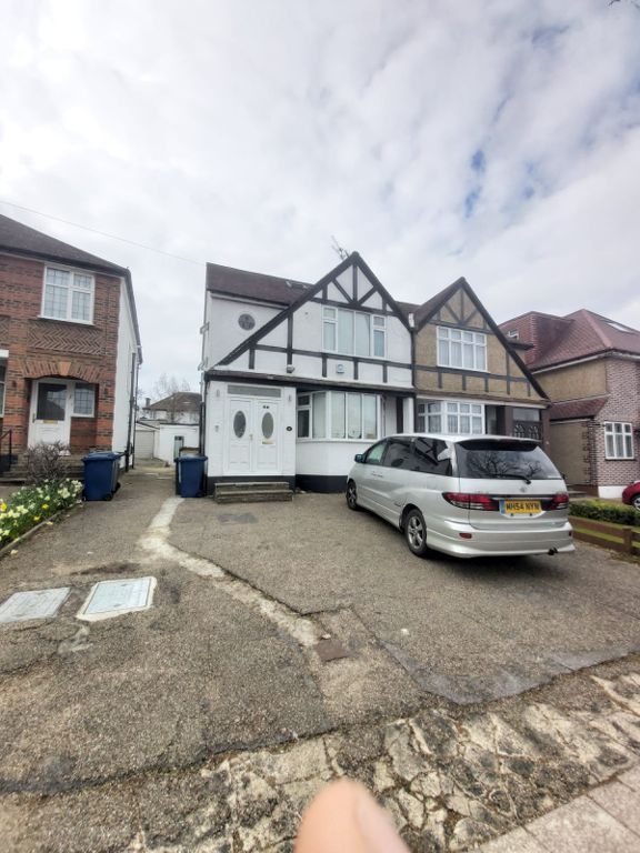 5 bed semidetached house for sale in Windsor Avenue, Edgware HA8 Zoopla