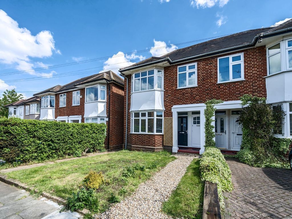 3 bed for sale in Parkview Road, New Eltham, London SE9, £