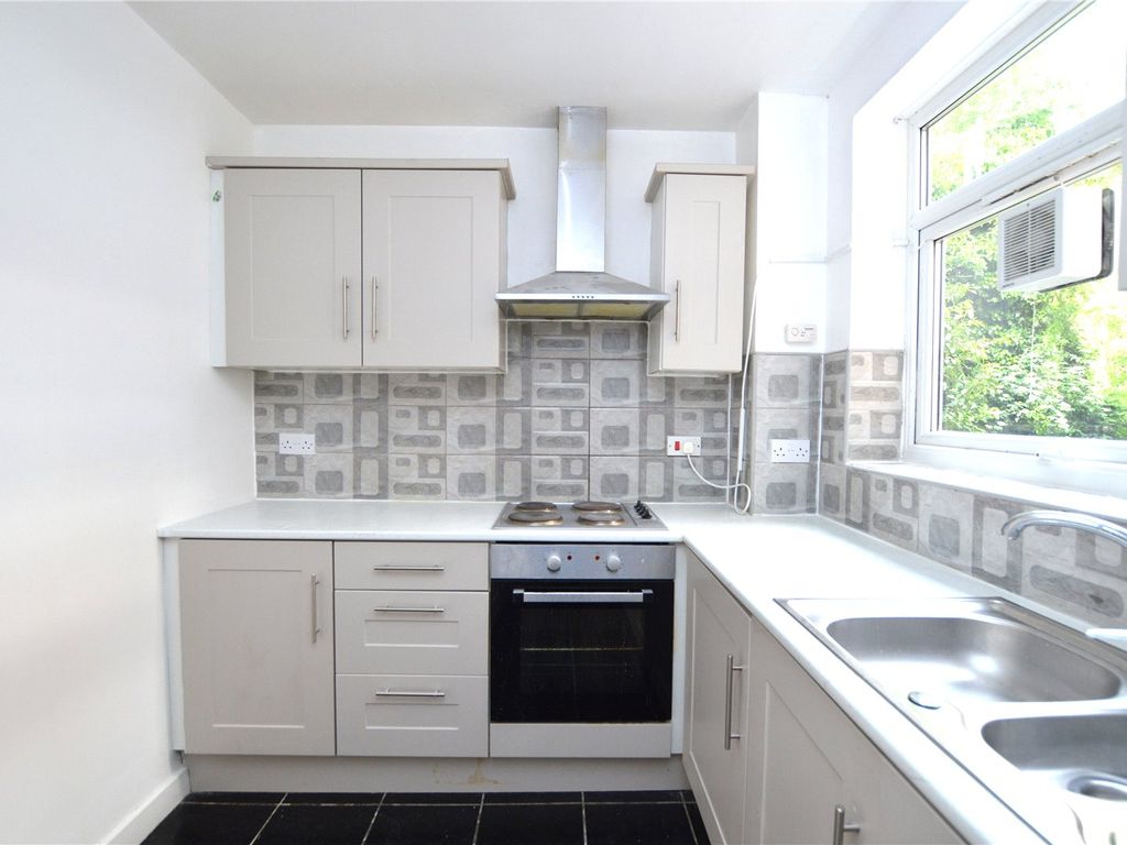 2 bed flat to rent in South Norwood Hill, London SE25, £1,600 pcm Zoopla