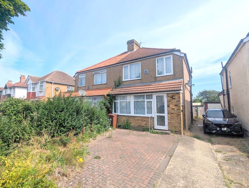 3 bed semidetached house for sale in Bedfont Lane, Feltham TW14, £