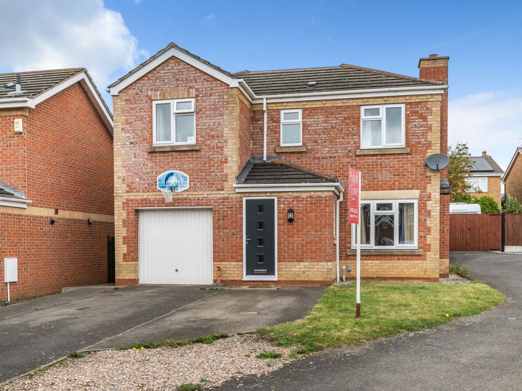 4 bed detached house for sale in Peterborough Close, Grantham NG31, £