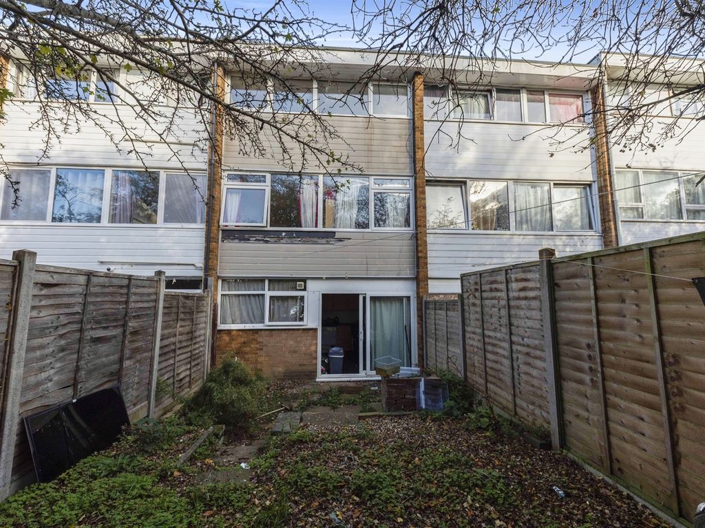 4 bed town house for sale in Wood Close, Hatfield AL10, £450,000 Zoopla
