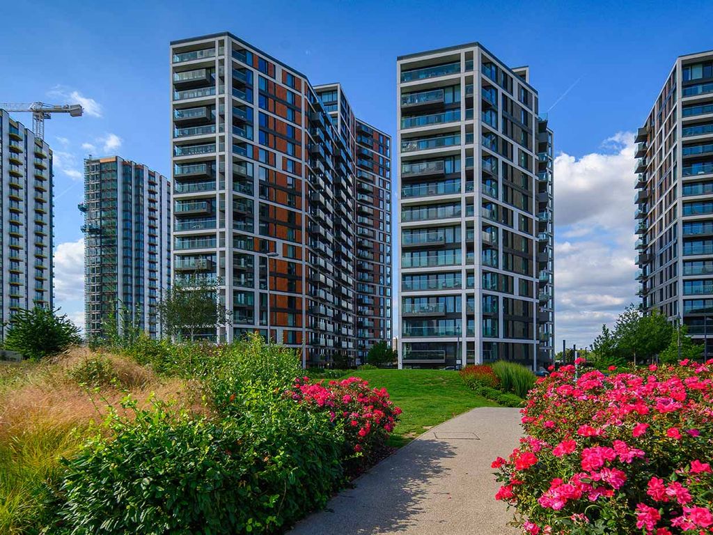 New home, 3 bed flat for sale in Royal Arsenal Riverside, London SE18