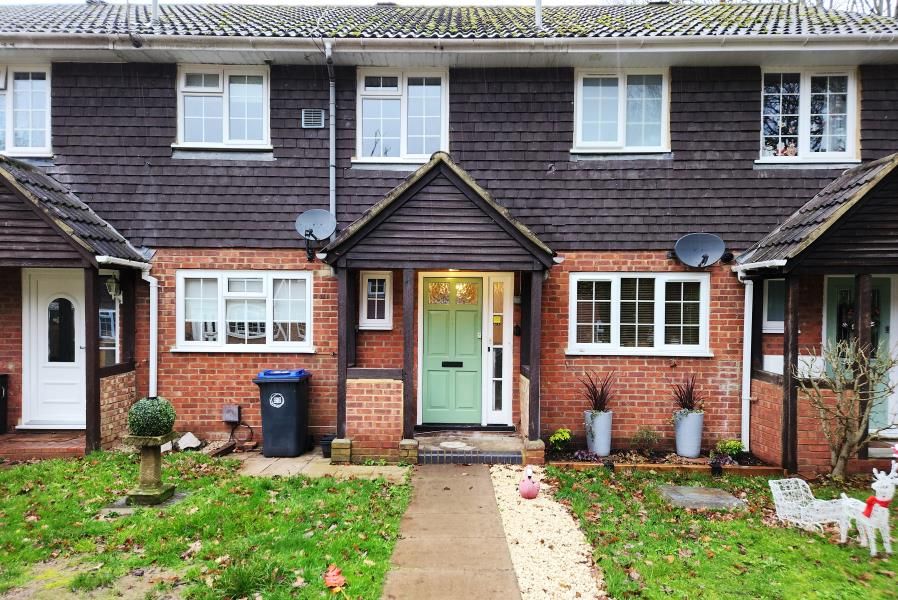 3 bed terraced house to rent in Birchwood Drive, Lightwater GU18, £