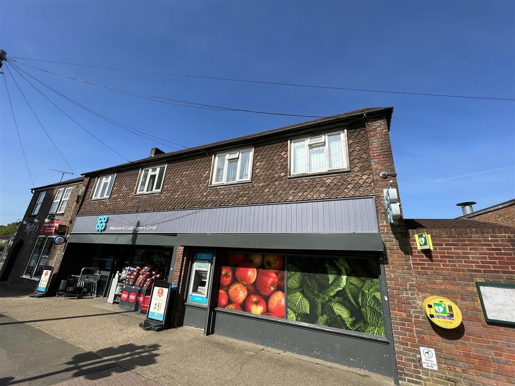 2 bed flat for sale in Manor Road, Caddington, Luton LU1 Zoopla