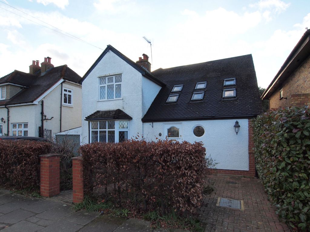 4 bed detached house to rent in The Mount, Ewell Village KT17 Zoopla