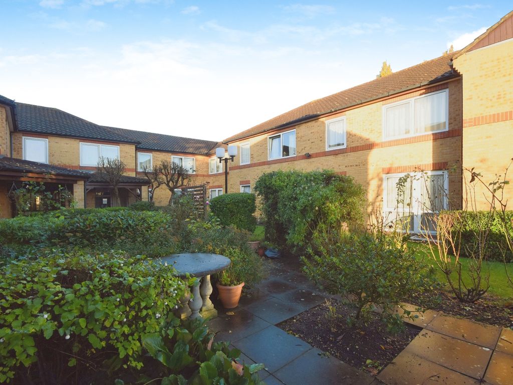 1 bed flat for sale in Church End Lane, Runwell, Wickford, Essex SS11