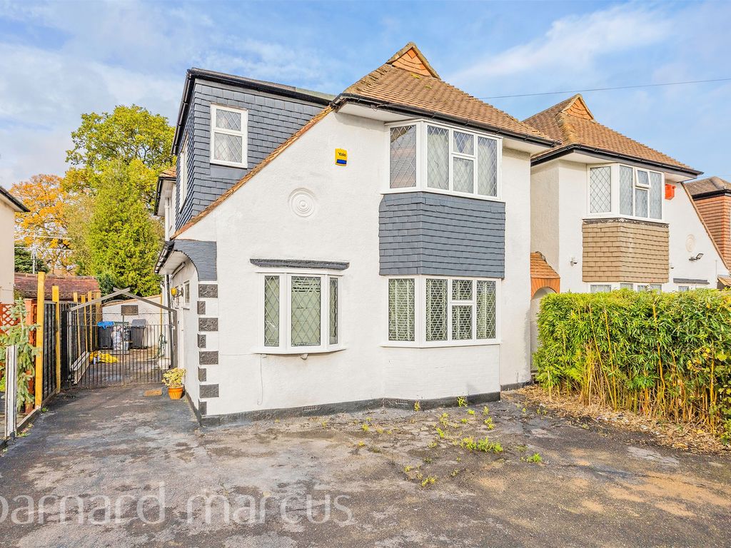 4 bed linkdetached house for sale in Motspur Park, New Malden KT3, £