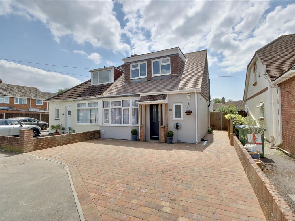 3 bed bungalow for sale in Benham Grove, Portchester, Fareham PO16 Zoopla