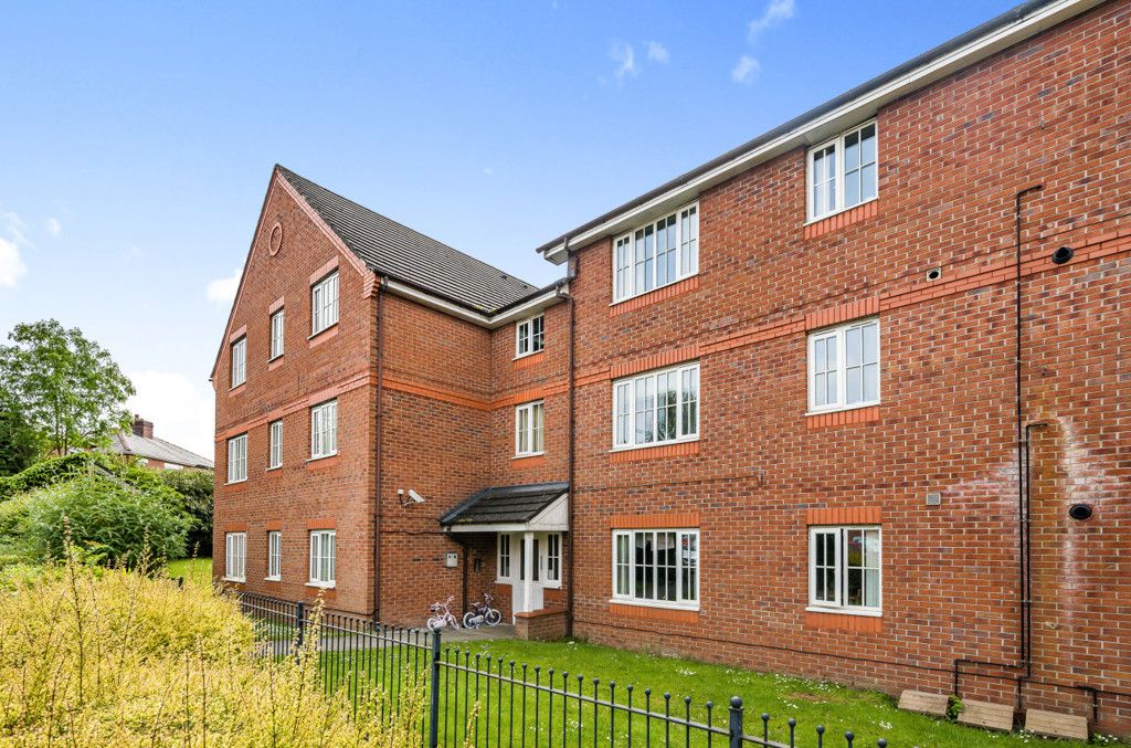 2 bed flat for sale in Lloyd Road, Manchester, Manchester M19 Zoopla