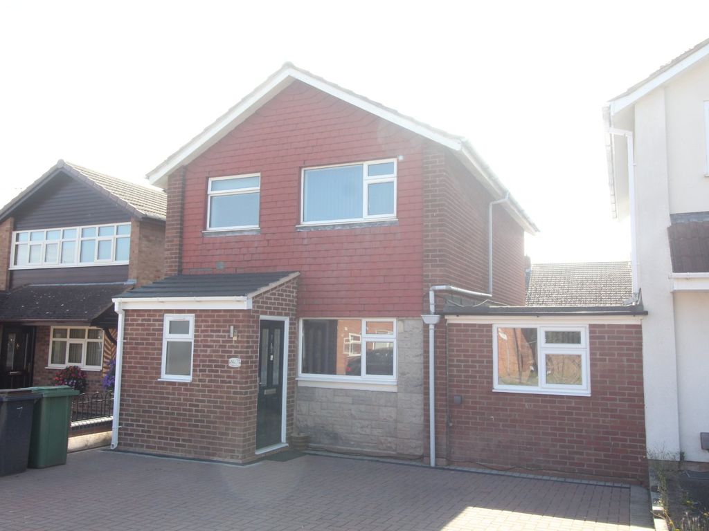 3 bed detached house for sale in Montrose Drive, Nuneaton, Warwickshire