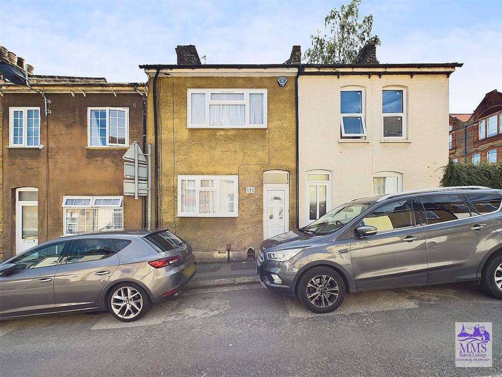 3 bed terraced house for sale in Bryant Road, Strood, Rochester ME2, £