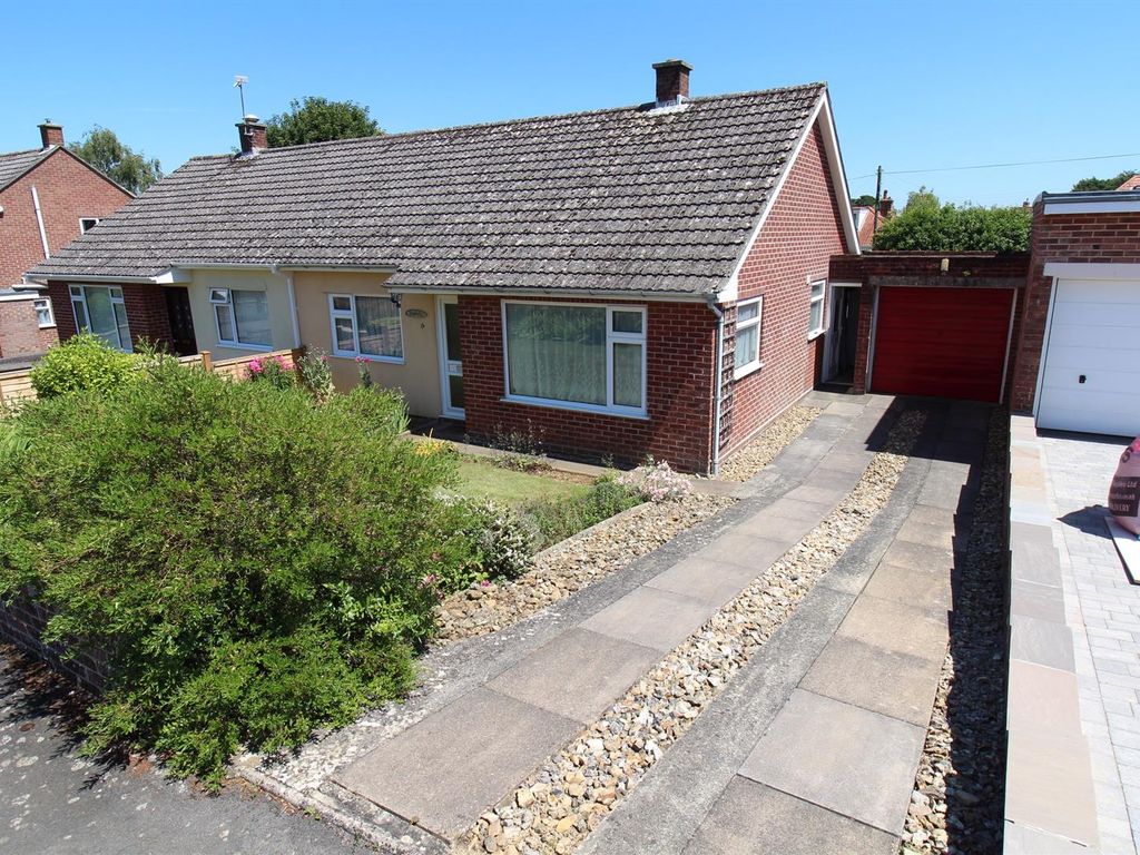 2 bed semidetached bungalow for sale in Barn Close, Crewkerne TA18
