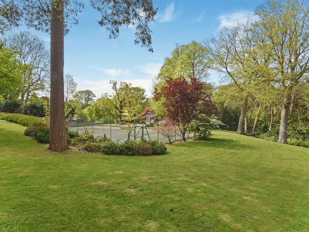 Property for sale in Holly Hill Lane, Sarisbury Green, Southampton SO31