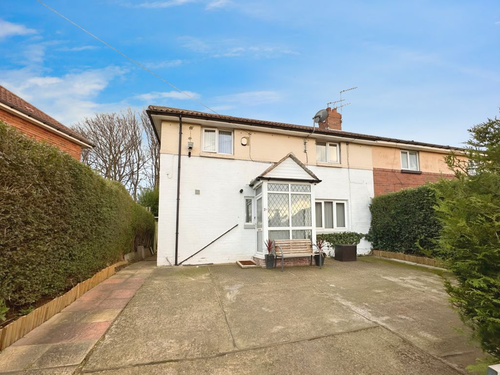 3 bed semidetached house for sale in Miles Hill Avenue, Chapel