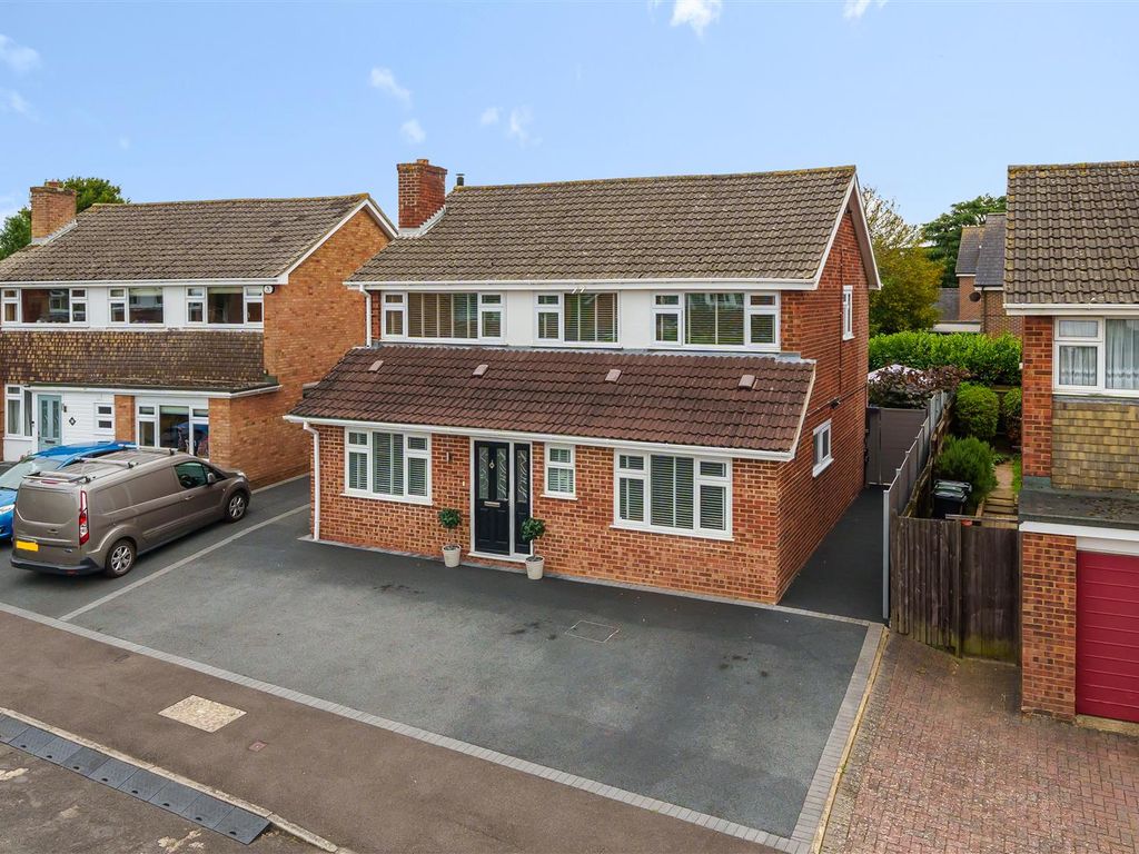 4 bed detached house for sale in Broadoak Avenue, Loose, Maidstone ME15