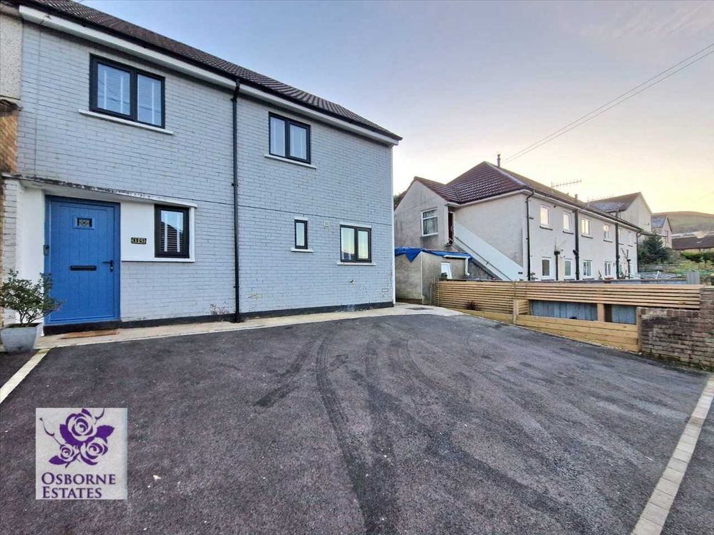 3 bed semidetached house for sale in Broadfield Close, Tonypandy CF40