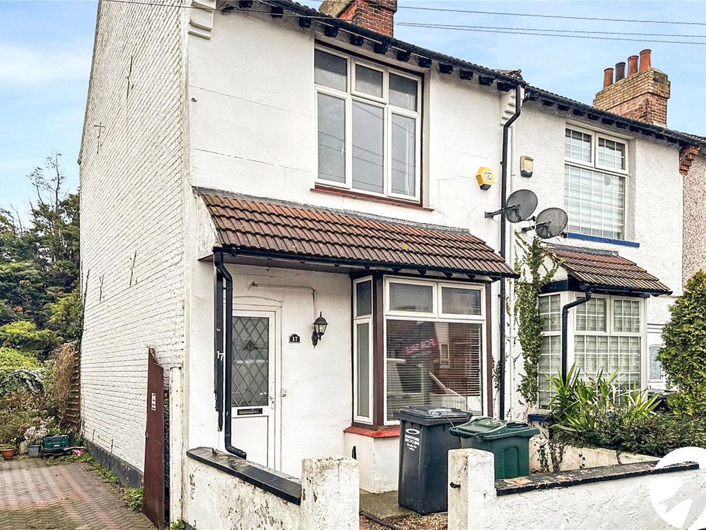 3 bed end terrace house for sale in Knockhall Chase, Greenhithe, Kent