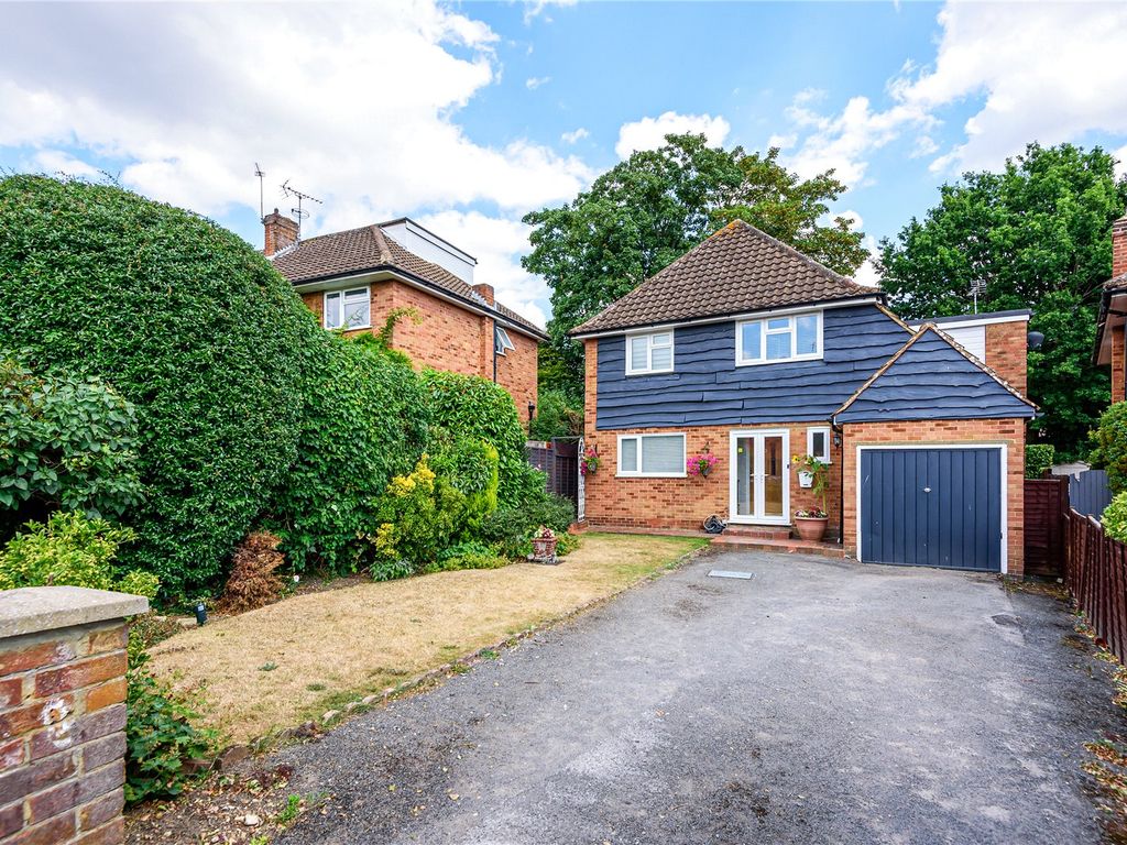 4 bed detached house for sale in Bunby Road, Stoke Poges