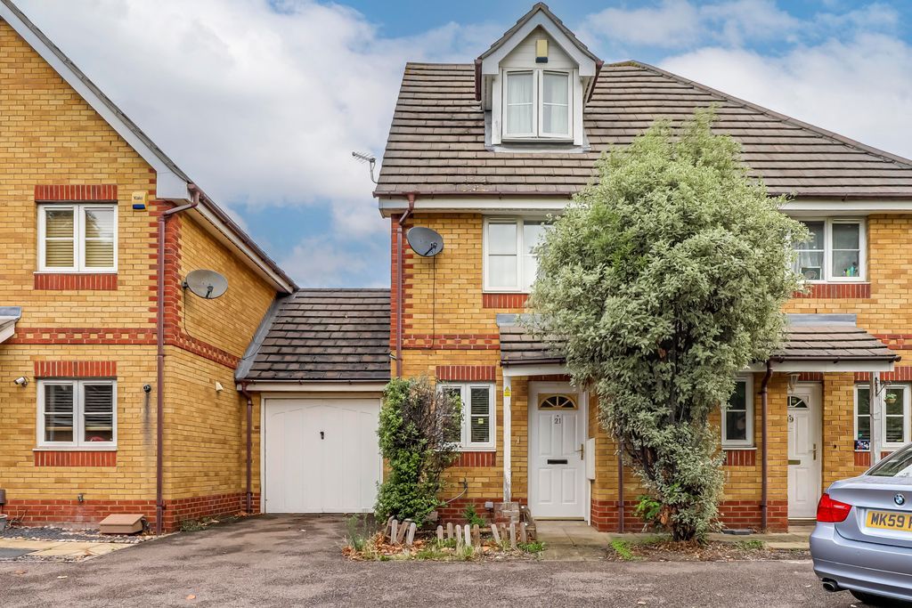 3 bed semi-detached house to rent in Galleons Drive, Barking IG11 - Zoopla