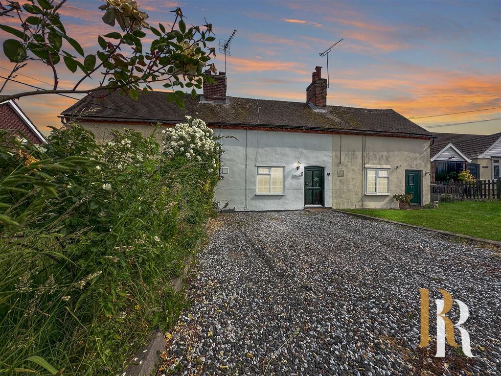 1 bed terraced house for sale in Harwich Road, Little Oakley, Harwich