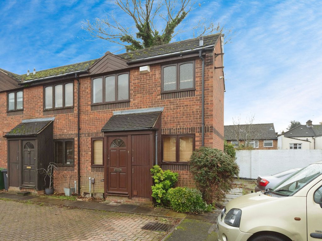 1 bed end terrace house for sale in Temple Close, Wadley Road, London