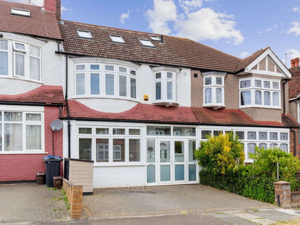 4 bed terraced house for sale in The Green, Morden SM4 Zoopla