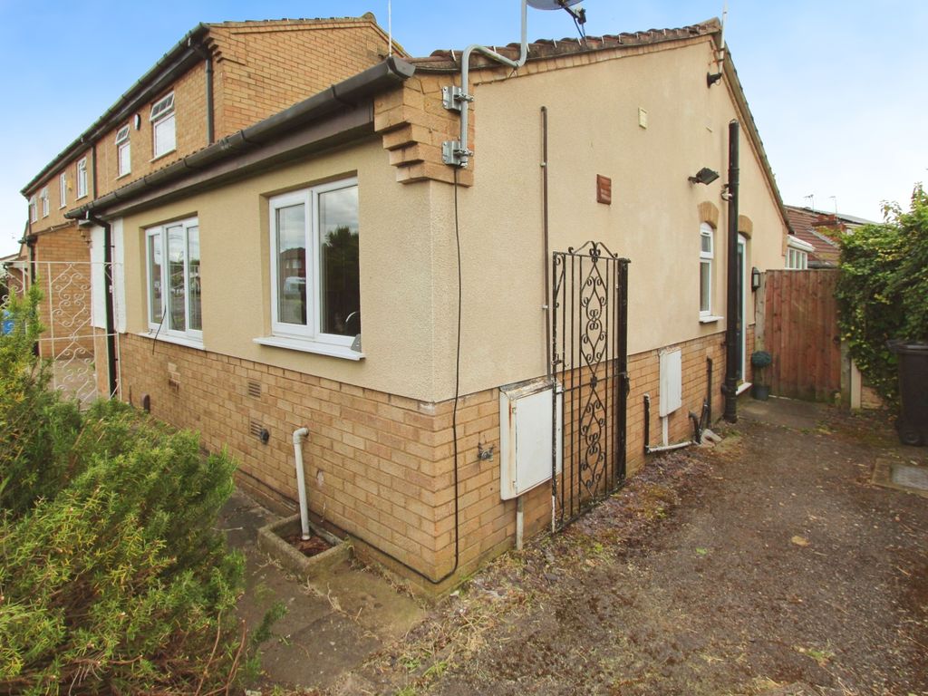 2 bed bungalow for sale in Drive, Alvaston DE24, £130,000 Zoopla