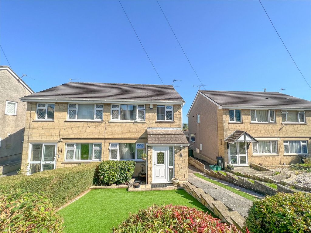 3 bed semidetached house for sale in Dyrham Close, Kingswood, Bristol