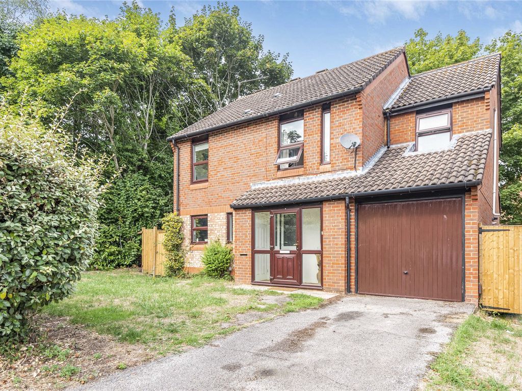4 bed detached house for sale in Mint Close, Earley, Reading, Berkshire