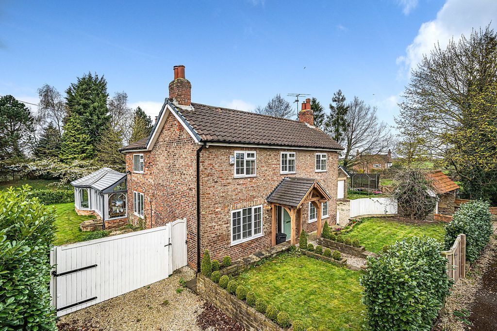 3 bed detached house for sale in York Road, Wilberfoss, York YO41 Zoopla