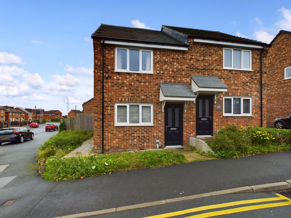 2 bed semidetached house for sale in Thorpe View, Middleton, Leeds