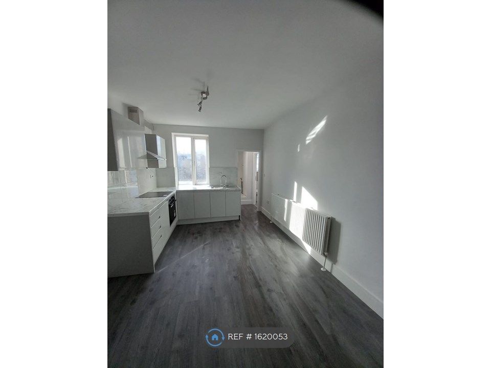 2 bed flat to rent in Camberwell Grove, London SE5 Zoopla