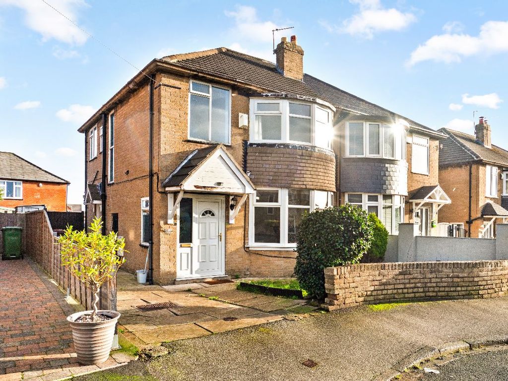3 bed semidetached house to rent in Lulworth Crescent, Leeds LS15 Zoopla