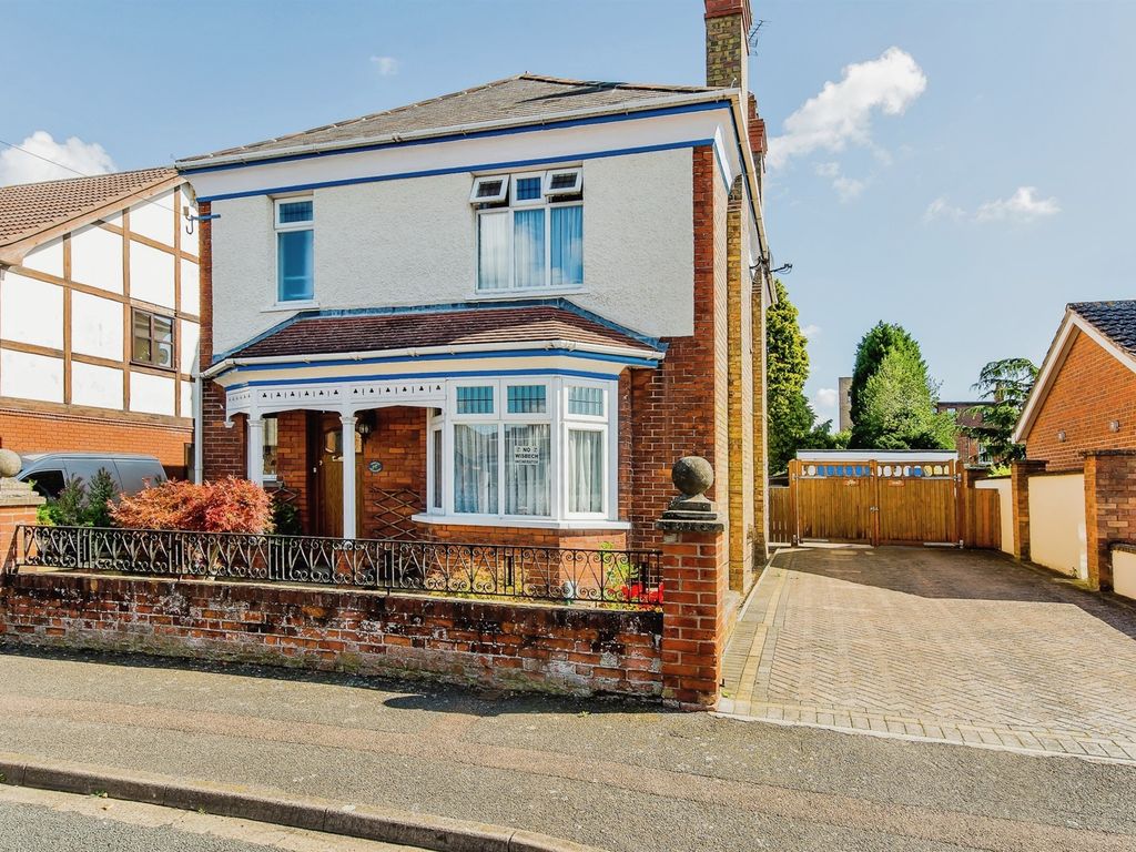 3 bed detached house for sale in Station Drive, Wisbech PE13, £300,000