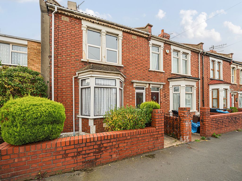 2 bed end terrace house for sale in Road, Bristol