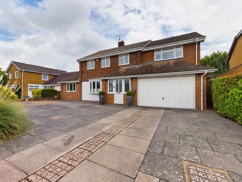 5 bed detached house for sale in Turnfurlong Lane, Aylesbury HP21 Zoopla