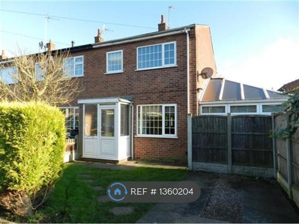 3 bed terraced house to rent in Parkstone Avenue, Rainworth, Mansfield